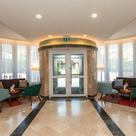 Holiday Club Apartman Hotel-2
